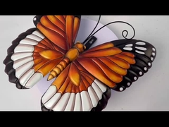 Metalowy ornament ogrodu zwierząt