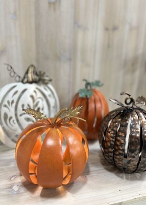Durable Metal Harvest Festival Decorations Waterproof Pumpkins Ornaments
